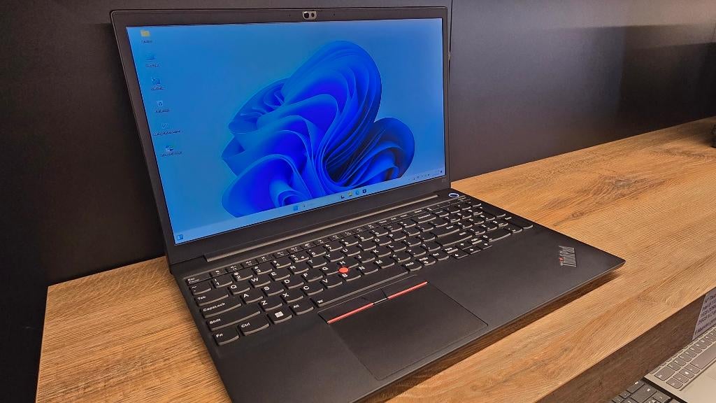 15.6" Lenovo E15- AMD Ryzen 5 5500U-16Gb DDR4-256GB SSD-W11, Computers en Software, Windows Laptops, 256 GB, Ccservice, Refurbished