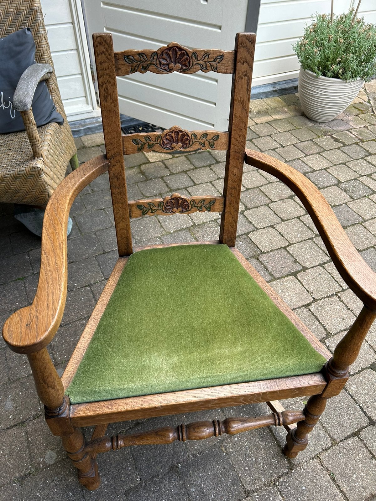 Antiek stoeltje, Ophalen