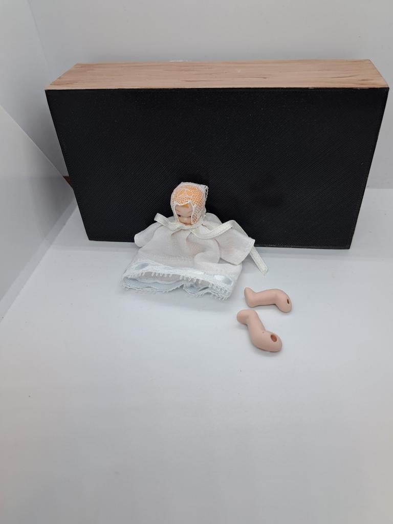 Wie kan mij weer compleet maken 1:12 Gereserveerd, Ophalen of Verzenden, Zo goed als nieuw, Miniatuur