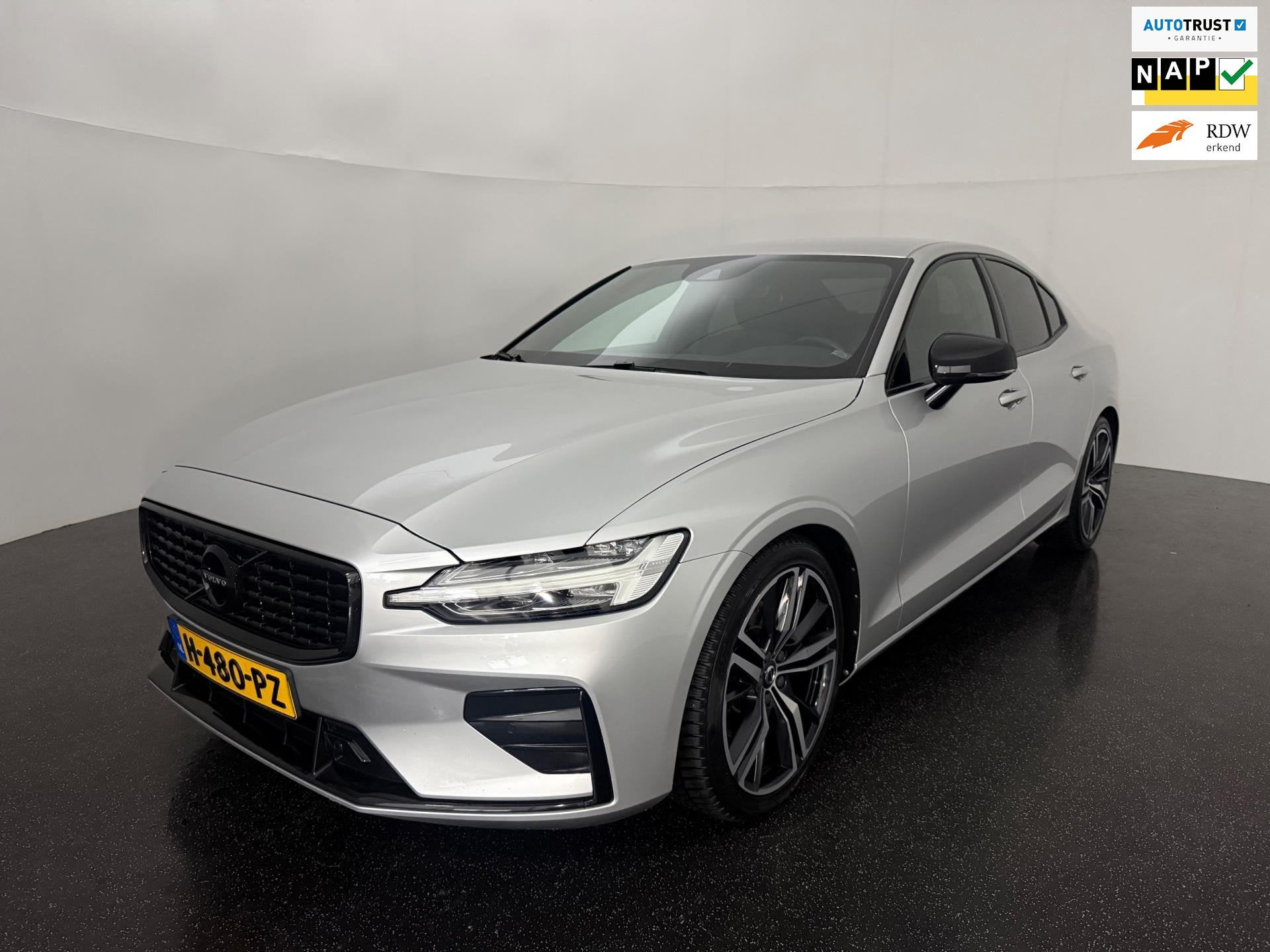 Volvo S60 2.0 T4 AUT R-Design / Pilot Assist / Polestar uitl, Auto's, 15 km/l, Euro 6, 1969 cc, S60