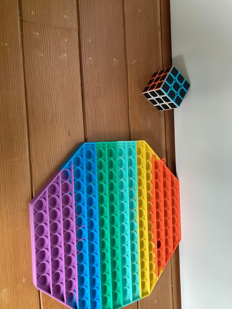 Pop It Fidget Toy Regenboog & Rubiks Kubus Set, Ophalen, Gebruikt, Puzzelen