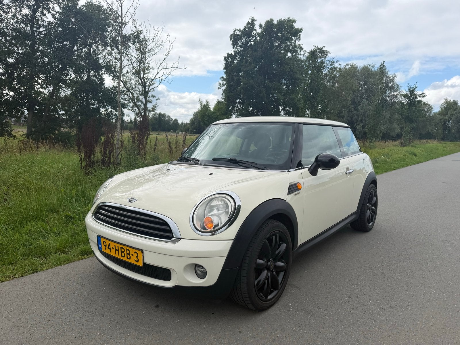 Mini one 1.4 95pk 2008 pepper white, Auto's, Mini, Voorwielaandrijving, 4 stoelen, Origineel Nederlands, 19 km/l