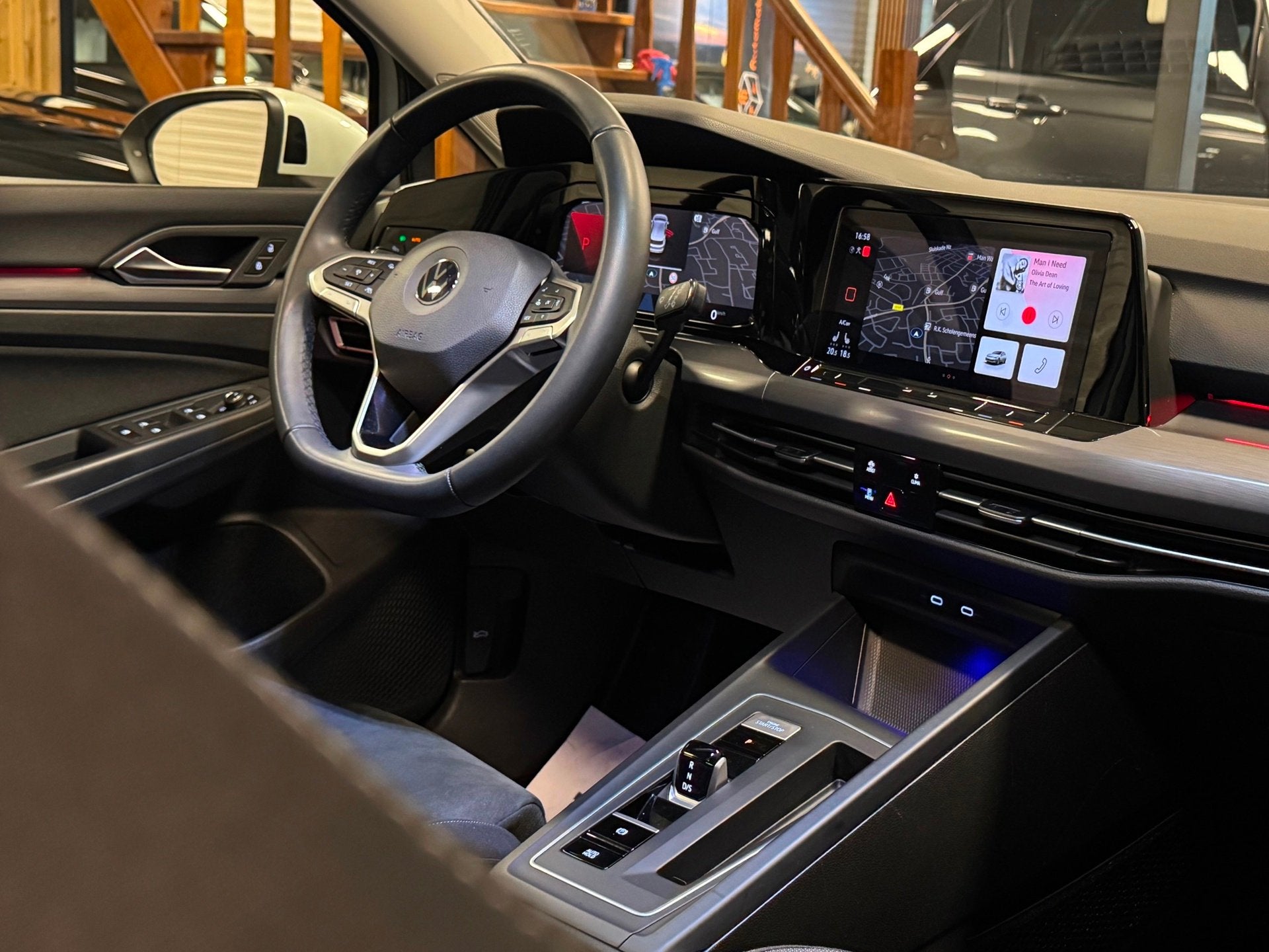 Volkswagen Golf 1.5 eTSI 150 PK |MATRIX|PANO|ACC|IQ.DRIVE|GA, Dealer onderhouden, Stof, 4 cilinders, Bedrijf