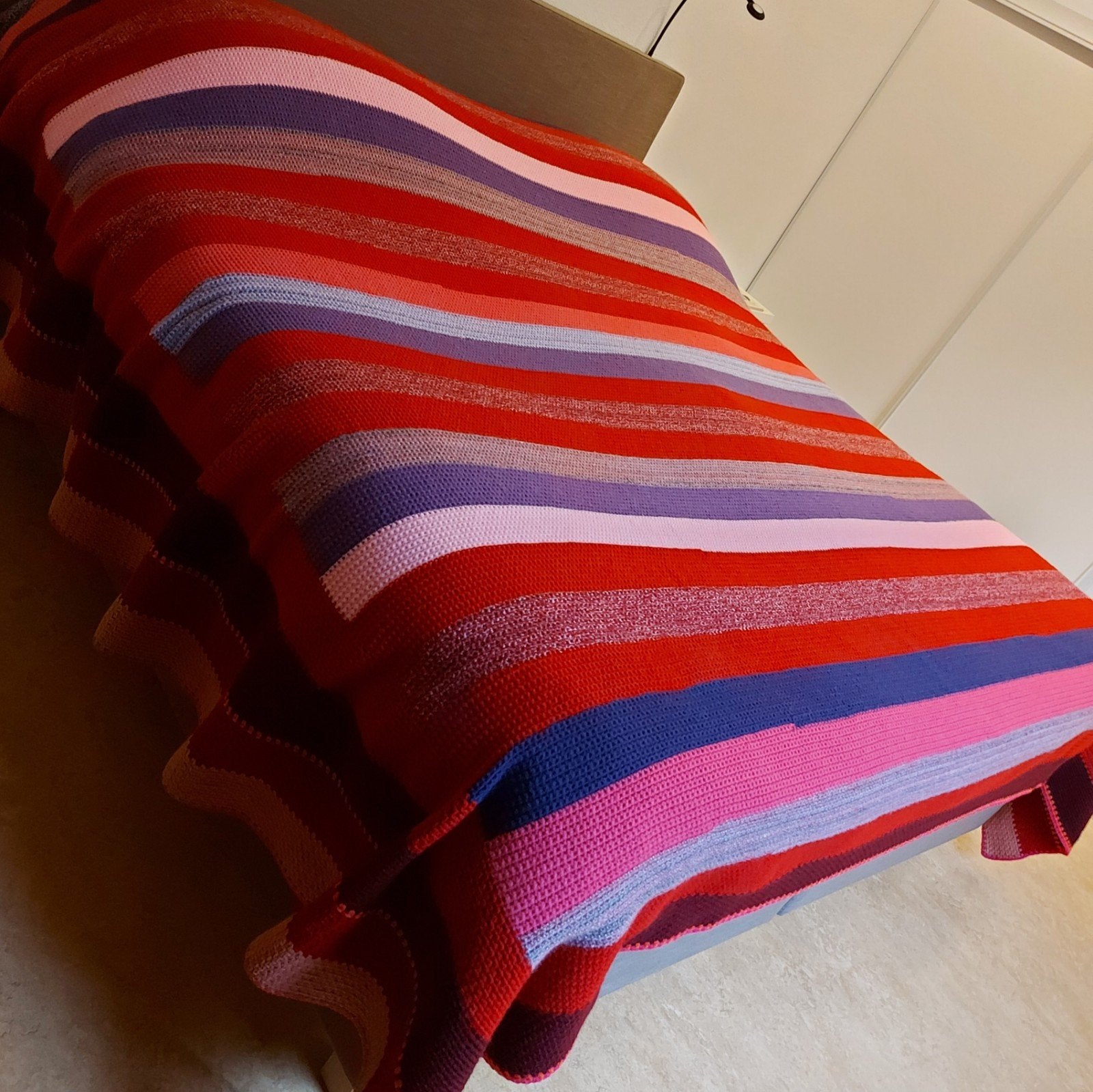 handgemaakt gehaakt rood gestreept sprei voor 2-persoonsbed, Overige typen, Ophalen of Verzenden, Rood, Nieuw