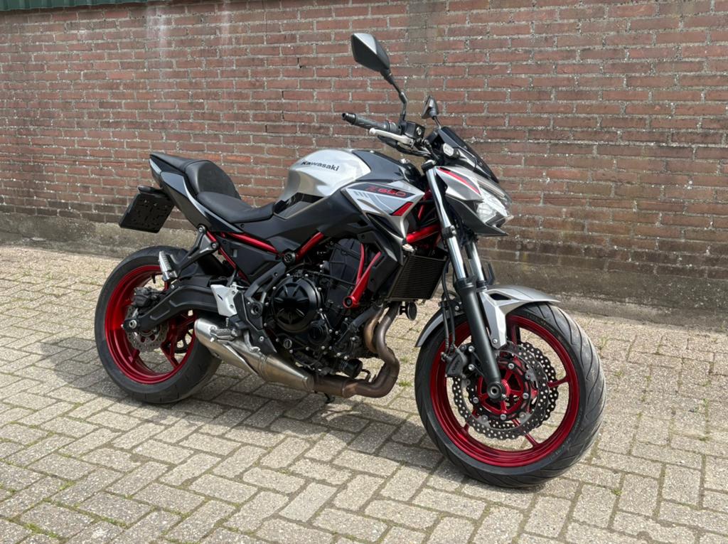 Kawasaki z650 ABS 35KW 2023!, Gebruikt, Particulier, Minimaal motorrijbewijs A2, Handgeschakeld