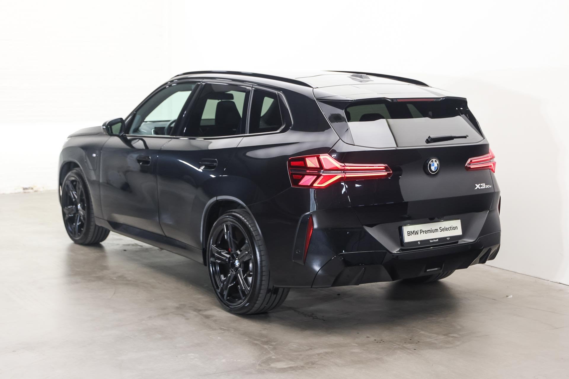 BMW X3 30e xDrive M Sport Automaat / Panoramadak / Sportstoe, Auto's, Gebruikt, 4 cilinders, Sportstoelen, Zwart