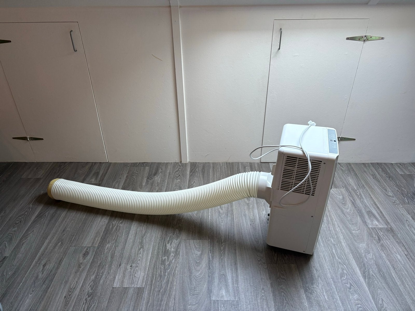 Mobiele airco met afvoerslang - Koel en ontvochtig, Witgoed en Apparatuur, Airco's, Ophalen, Gebruikt, Minder dan 60 m³, 3 snelheden of meer