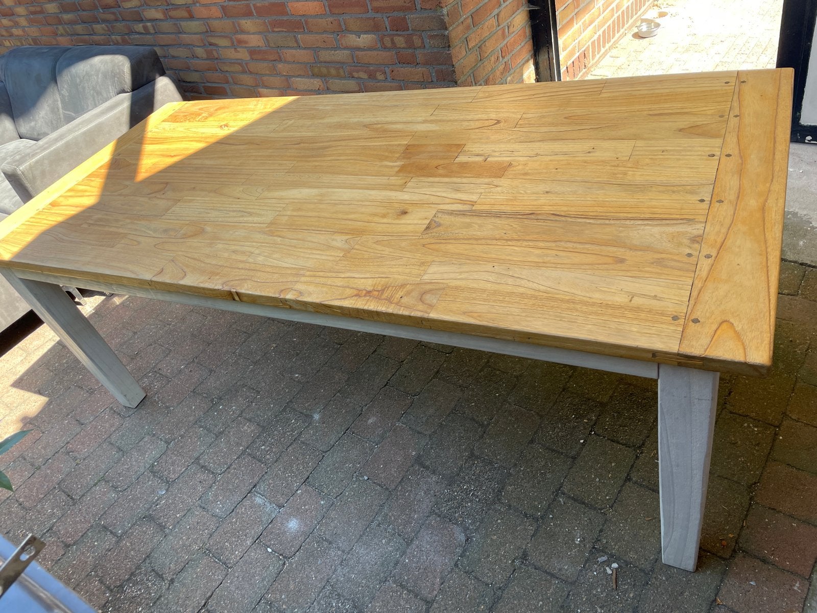 Robuuste acasiahouten eettafel met lichte poten, Ophalen, Gebruikt, 100 tot 150 cm, 200 cm of meer