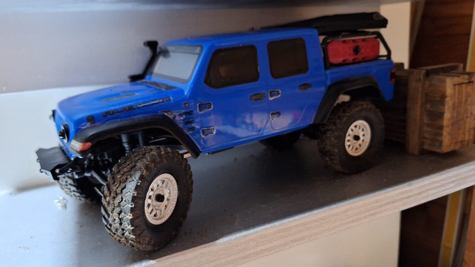 1:24 crawler, Ophalen