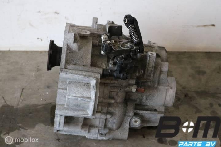 Handgeschakelde 6-bak VW Touran 1T  77890km 02Q300046C, Gebruikt
