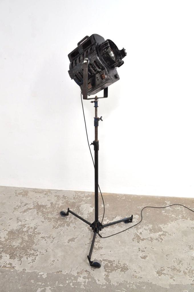Vintage industriële vloerlamp spot theaterspot op statief, Ophalen of Verzenden, Gebruikt, 150 tot 200 cm