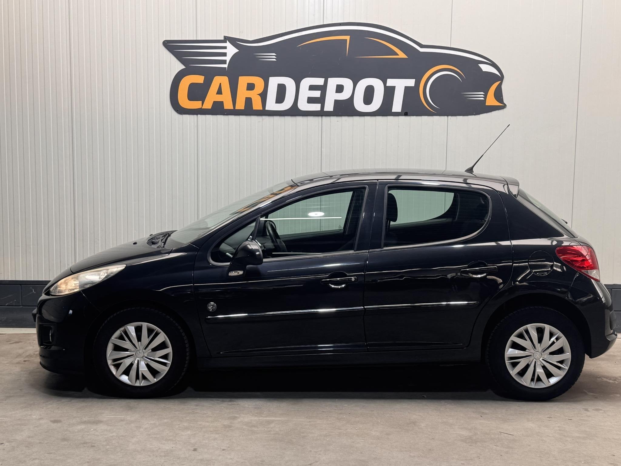 Foto 8 van Peugeot 207 1.4 VTi Urban Move AUTOMAAT
