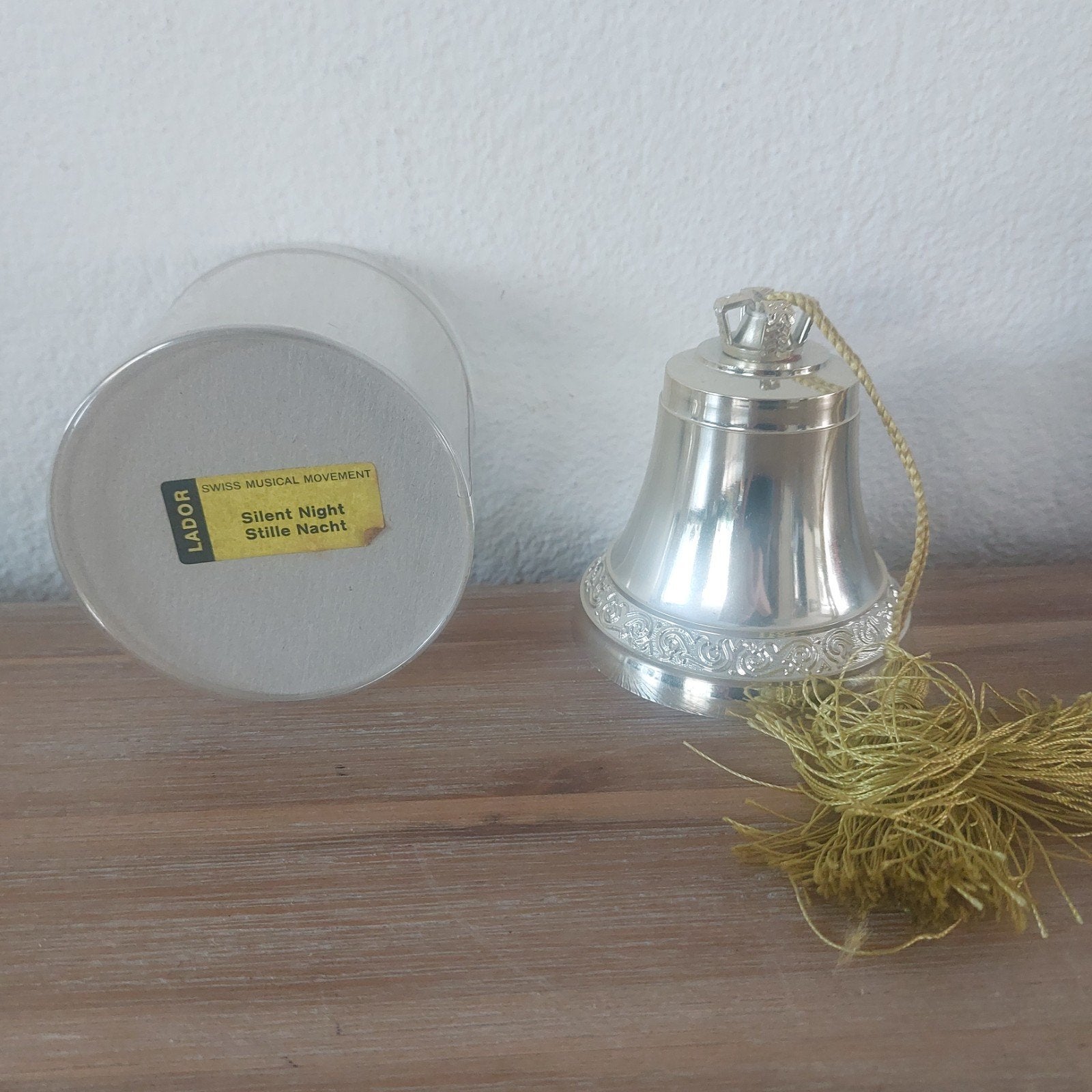 Lador Swiss Musical Movement Kerstklokje
(Stille nacht,Sile, Ophalen of Verzenden, Nieuw