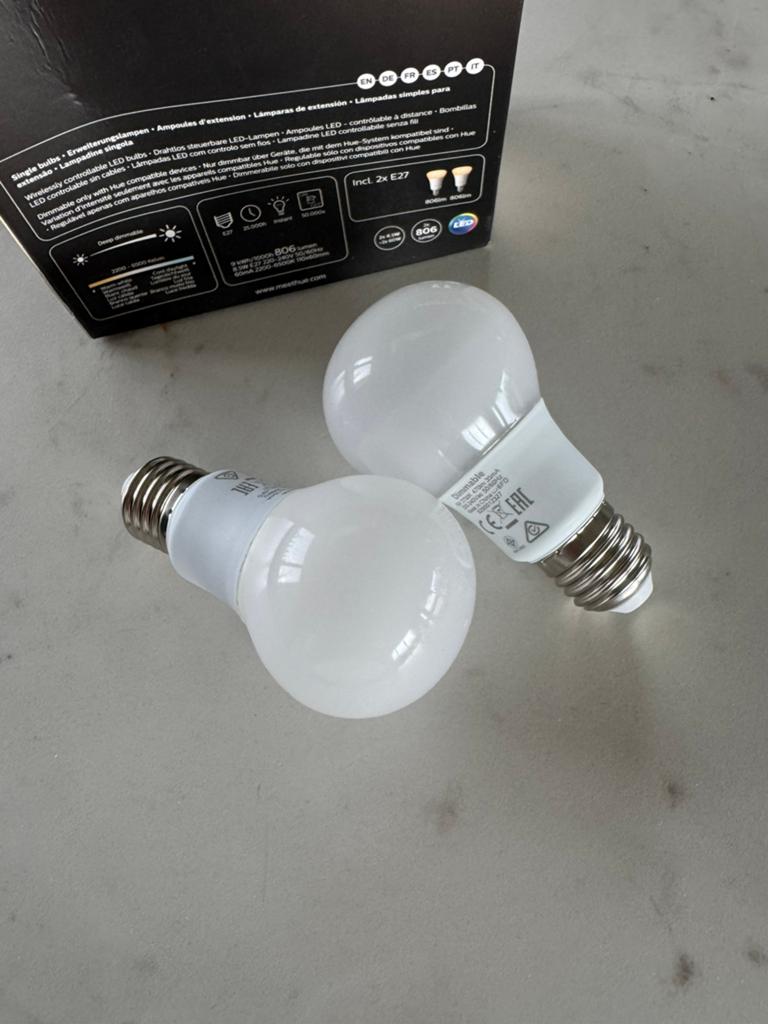 2 Philips Hue E27 lampen - Zo goed als nieuw, Ophalen of Verzenden, Zo goed als nieuw