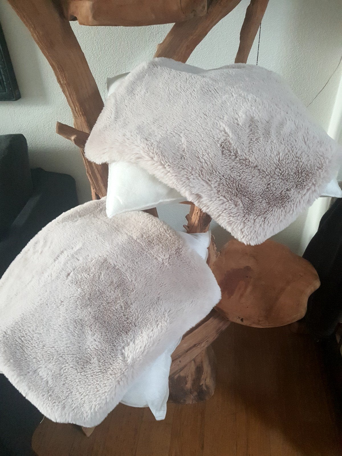 2 BEIGE KUSSENS MET BINNENKUSSEN , ZGAN!!!, Ophalen, Zo goed als nieuw, Beige, Vierkant