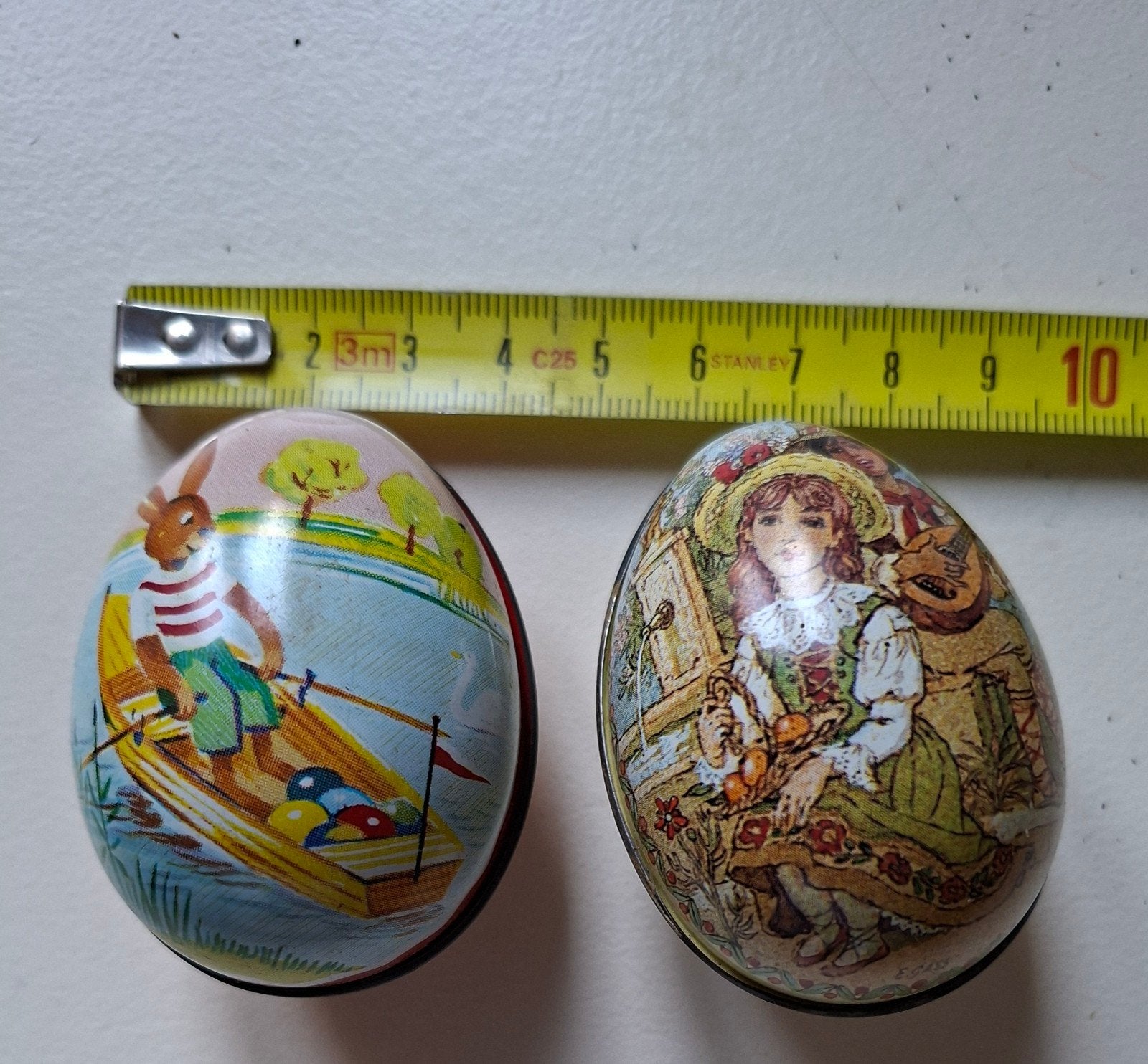 Vintage blikken paaseitjes - Konijn en meisje, Verzamelen, Blikken, Ophalen