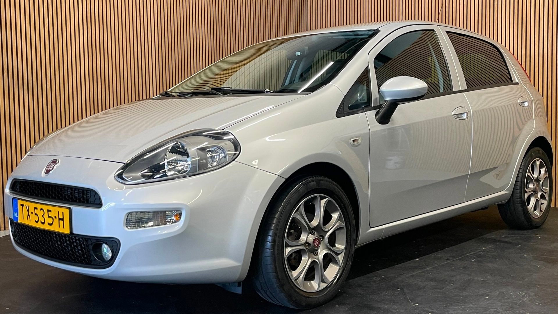 Fiat Punto Evo 0.9 TwinAir Sempre|UNIEK, KMS NAP|NAVIGATIE|C, Voorwielaandrijving, Stof, Gebruikt, 100 pk