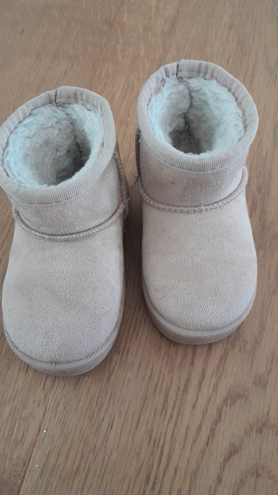 Kinder winterboots, pluche voering, maat 22, beige, Z.g.a.n, Jongetje of Meisje, Laarsjes, Ophalen of Verzenden, Zo goed als nieuw