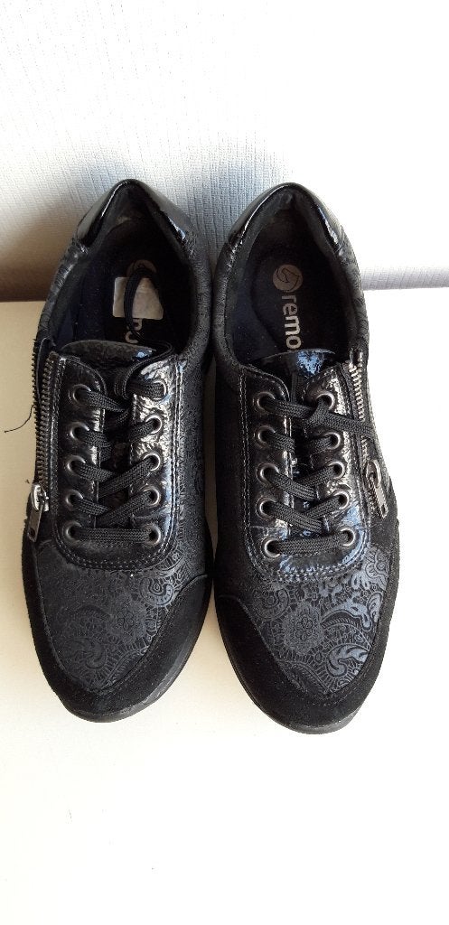 Zwarte schoenen in maat 38 van Remonte, Kleding | Dames, Zwart, Remonte, Ophalen of Verzenden, Sneakers of Gympen
