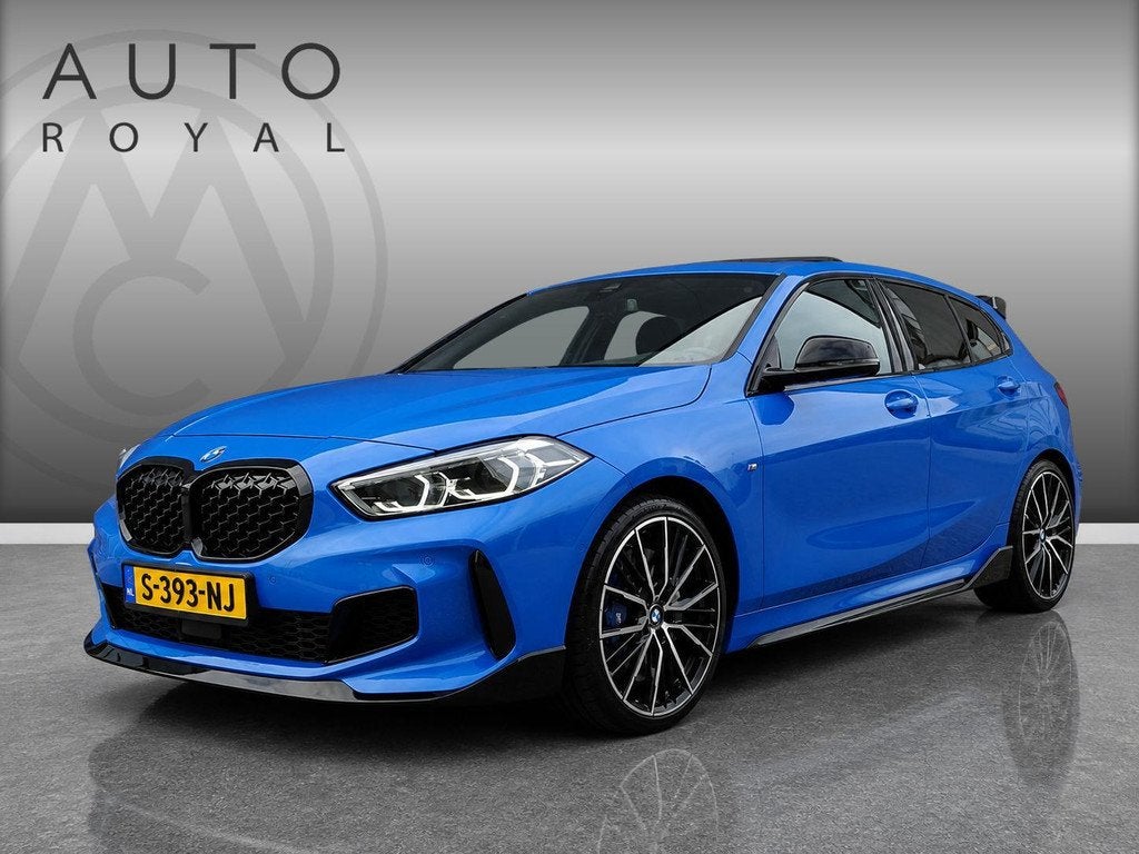 BMW M135i xDrive High Executive PANORAMADAK|HARMAN/KARDON|DO, Auto's, BMW, Bedrijf, Te koop, 1-Serie, 4x4, ABS, Airbags, Airconditioning