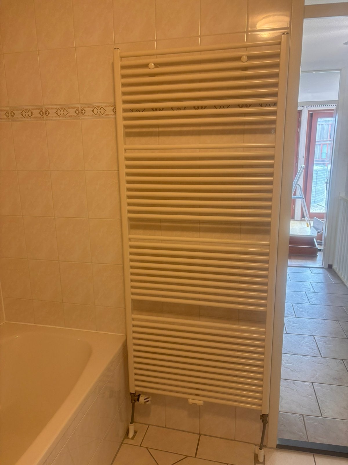 Badkamer radiator, Ophalen, Radiator, Zo goed als nieuw, 60 tot 150 cm