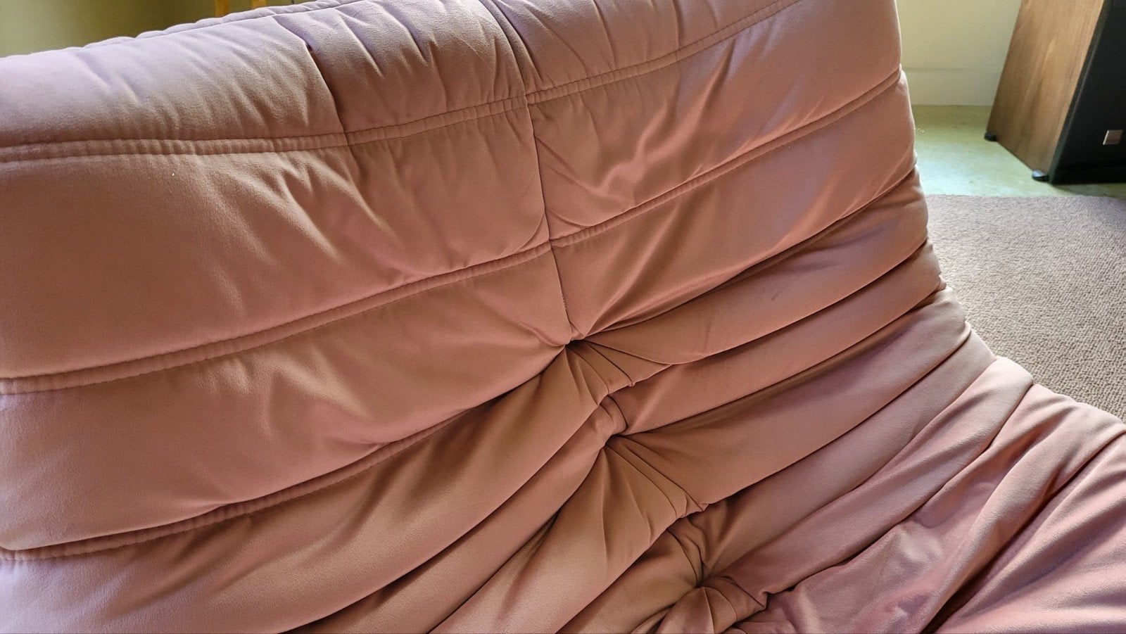 Foto 4 van Togo Ligne Roset fauteuil en poef - Nieuwstaat