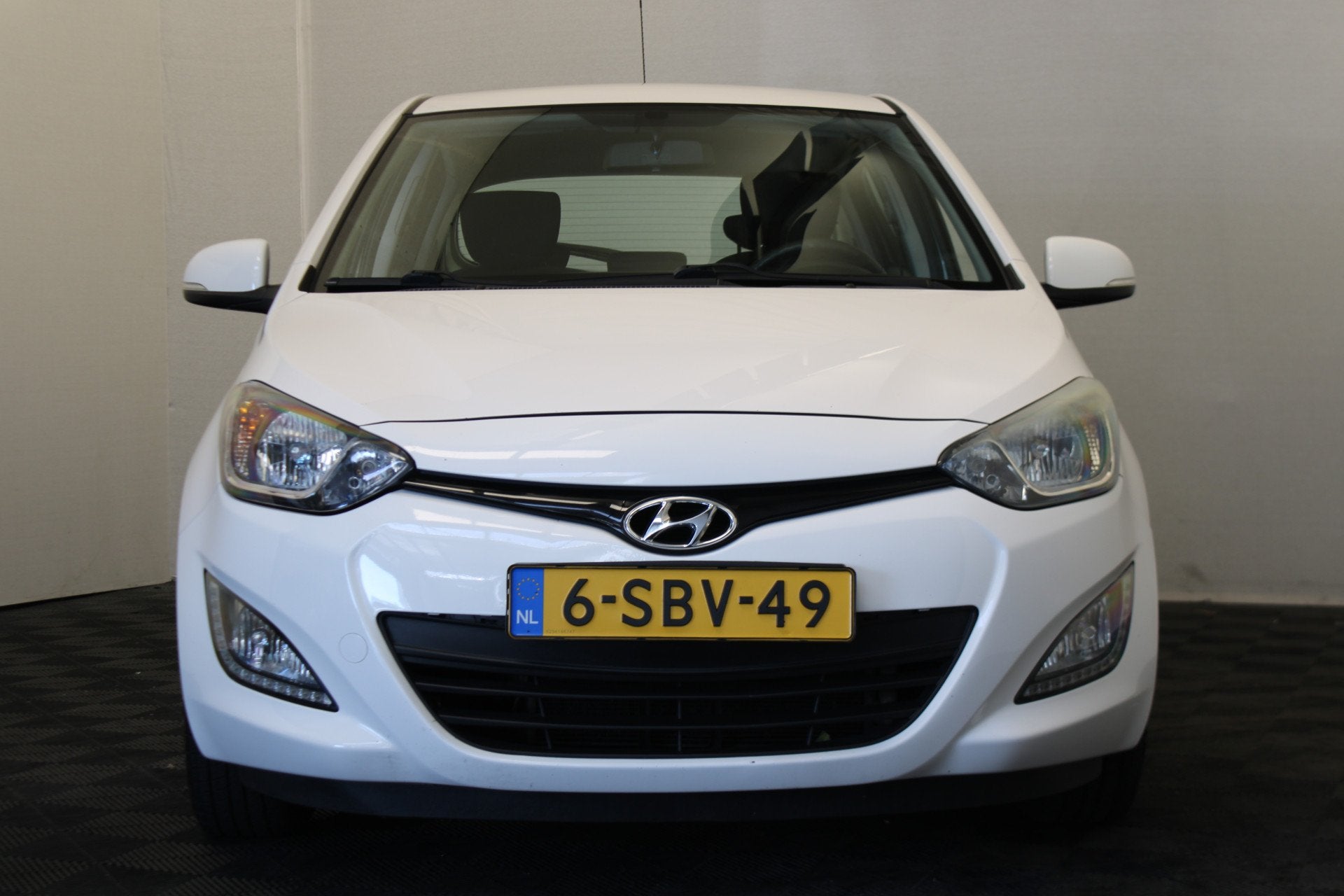 Hyundai i20 1.2i i-Drive (bj 2014), Auto's, Euro 5, Gebruikt, 4 cilinders, Wit