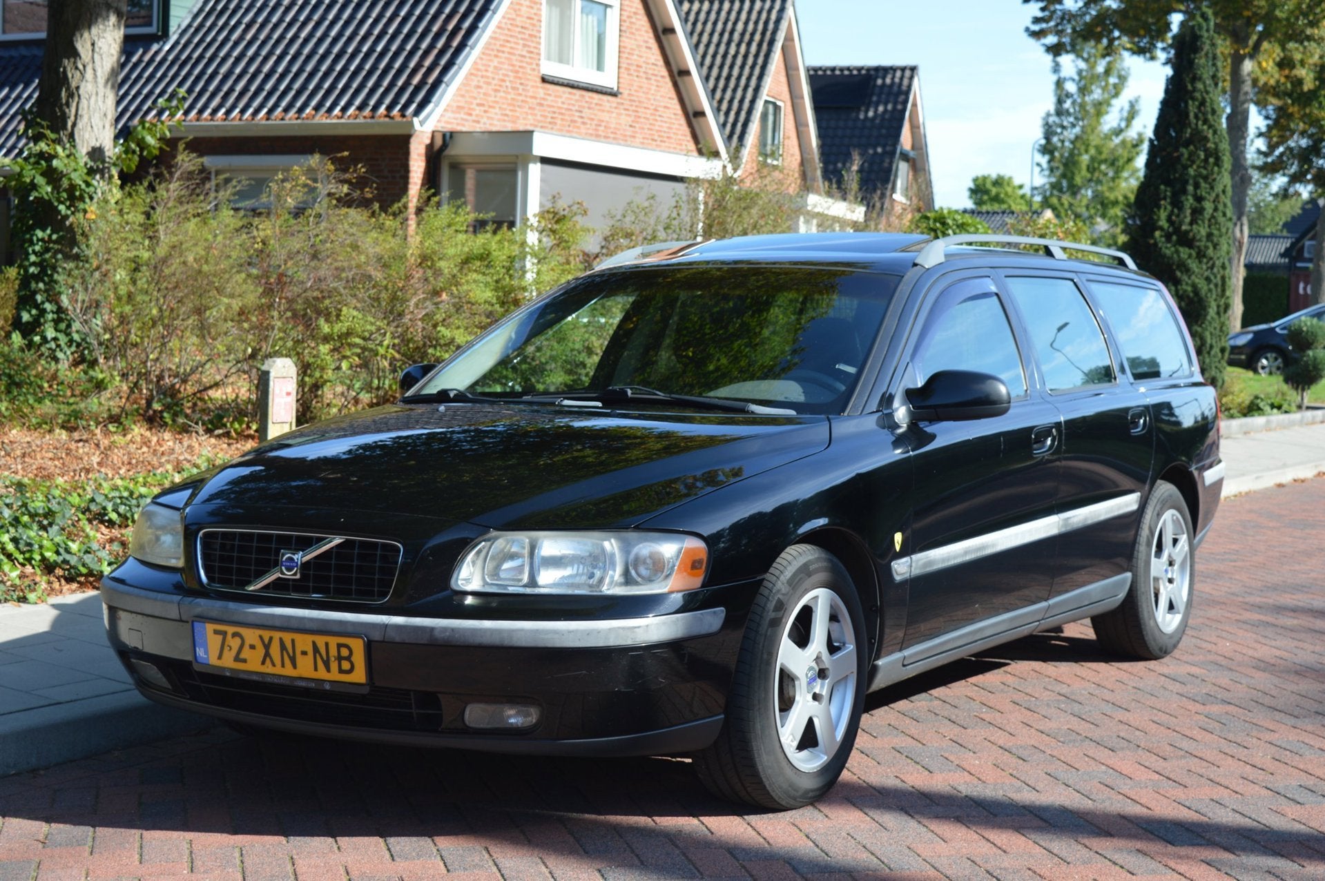 Volvo V70 2.4 Comfort Line trekhaak/schuifdak/inruilkoopje, Auto's, Voorwielaandrijving, Dealer onderhouden, 1505 kg, Leder en Stof