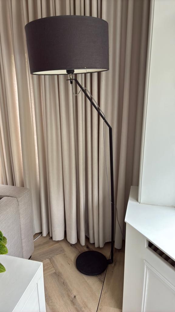 It’s about Romy lampenvoet vloerlamp, Ophalen, Zo goed als nieuw, 150 tot 200 cm