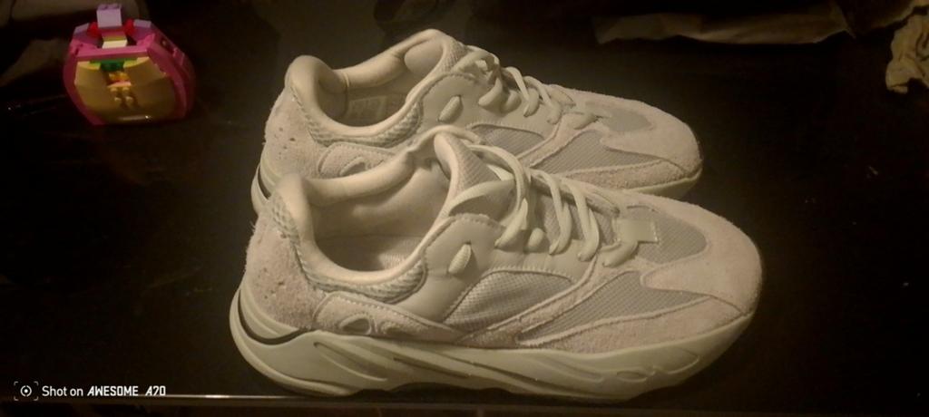 ADIDAS YEEZY BOOST 700 SALT - Maat 41, 1/3 lichtgrijs., Overige kleuren, Ophalen of Verzenden, Adidas, Sneakers of Gympen