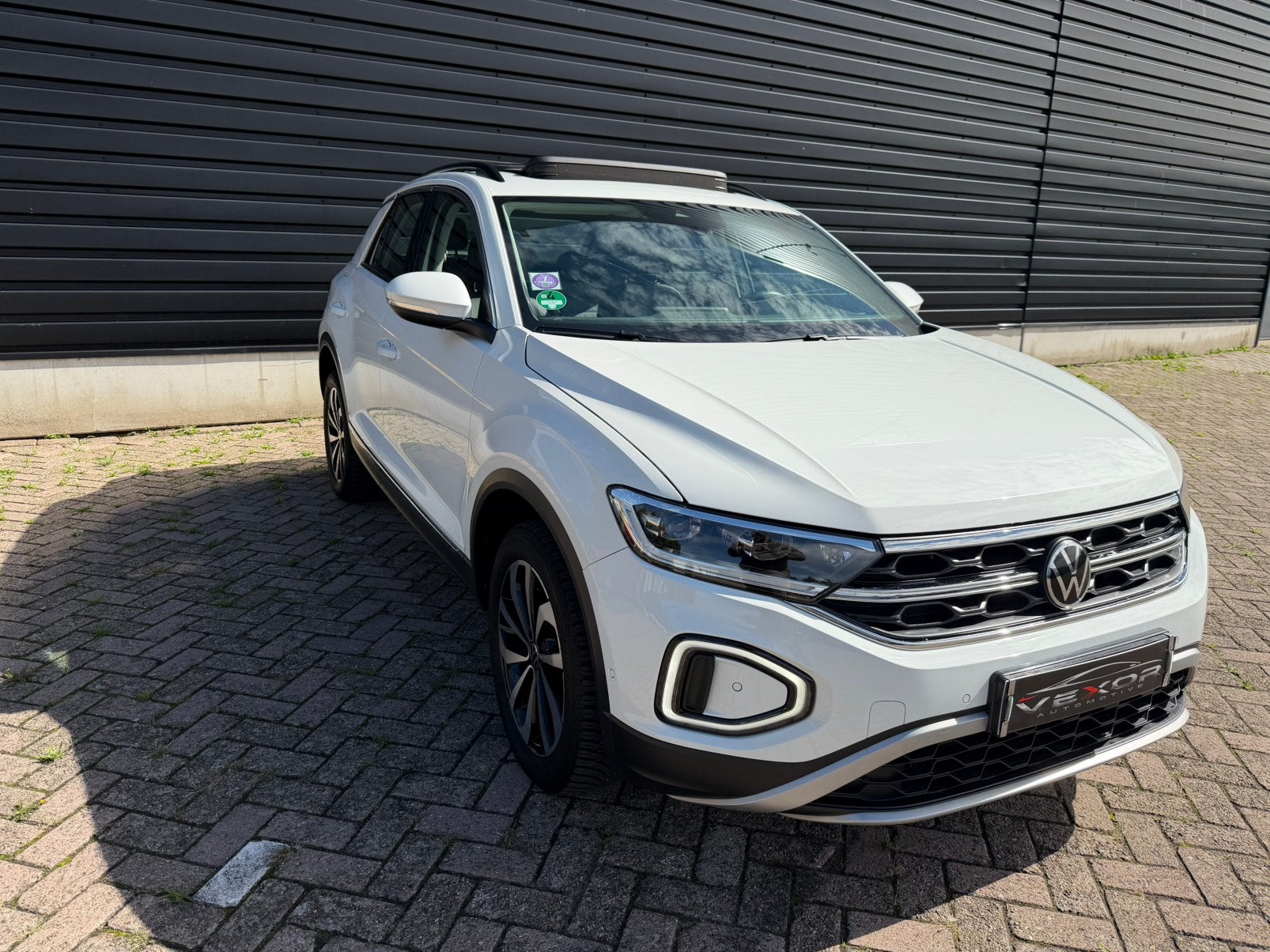 Volkswagen T-Roc 1.5 TSI | Keyless | Panoramadak | 2023, Auto's, Dealer onderhouden, 1498 cc, Euro 6, 4 cilinders