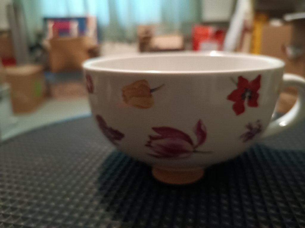 Kom Janneke Brinkman Tulips, Huis en Inrichting, Keuken | Servies, Ophalen of Verzenden, Aardewerk, Wedgwood, Bord(en)