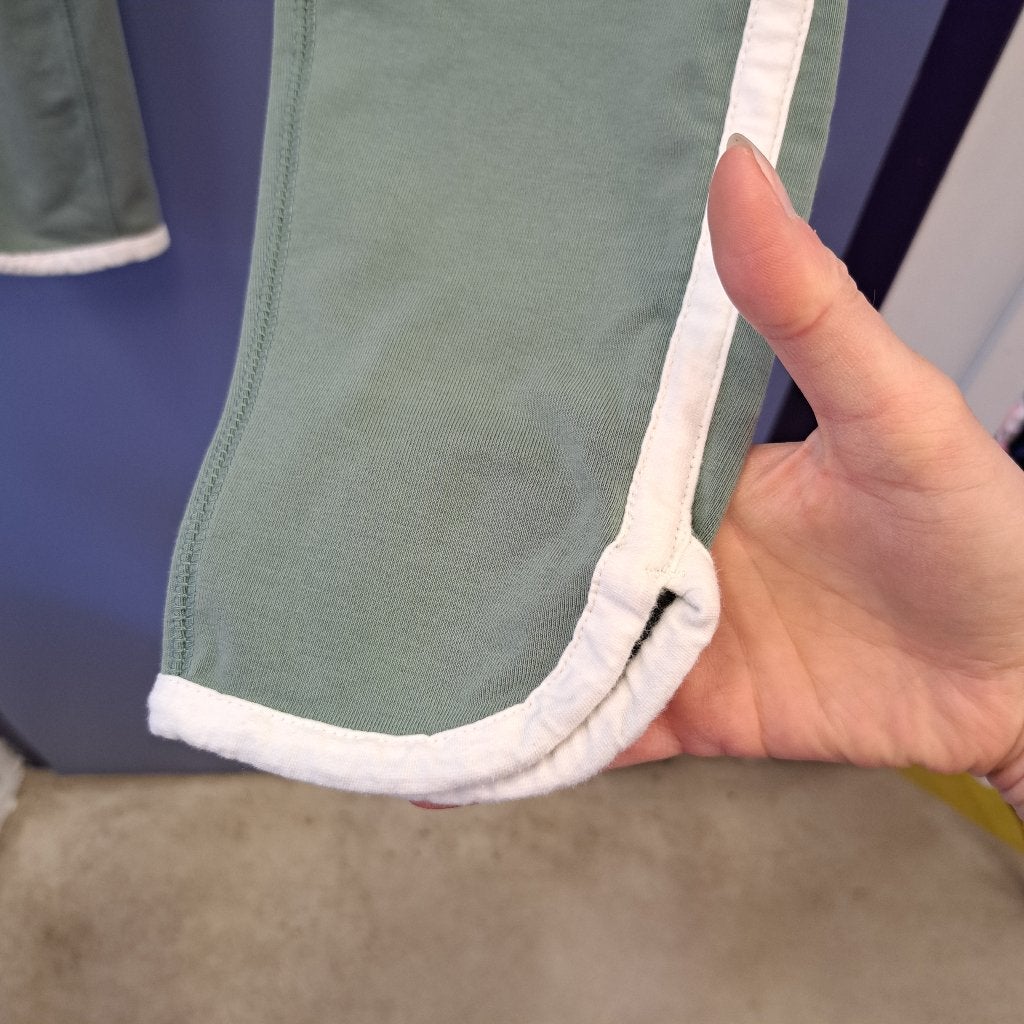 Nike Sportswear joggingbroek groen maat M (valt als S) 49483, ., Overige typen, Nike, Ophalen of Verzenden