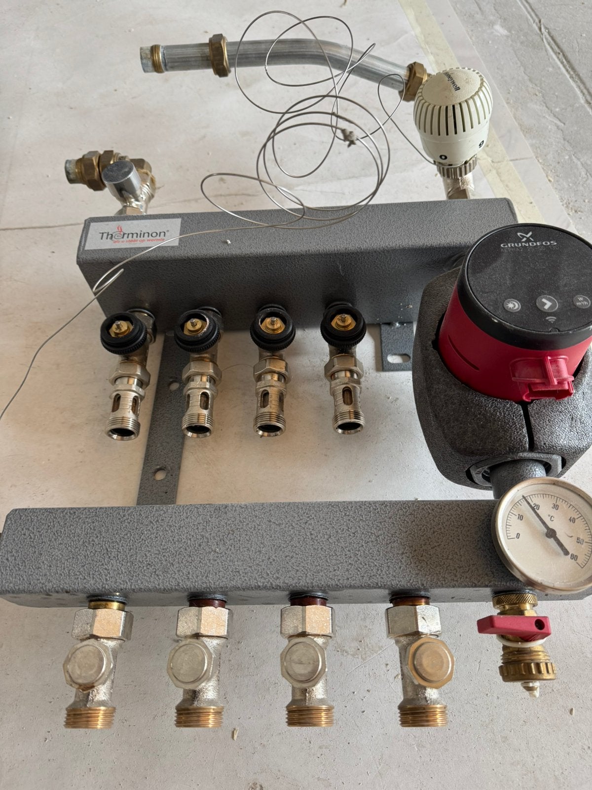Therminon vloerverwarmingsverdeler 4 groeps Grundfos Alpha2, Minder dan 30 cm, Overige typen, Minder dan 60 cm, Ophalen of Verzenden