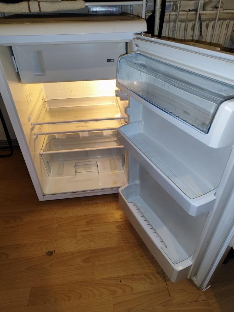 mini koelkast met vriezer - mini fridge with freezer, Ophalen, Met vriesvak, Minder dan 45 cm, Minder dan 85 cm