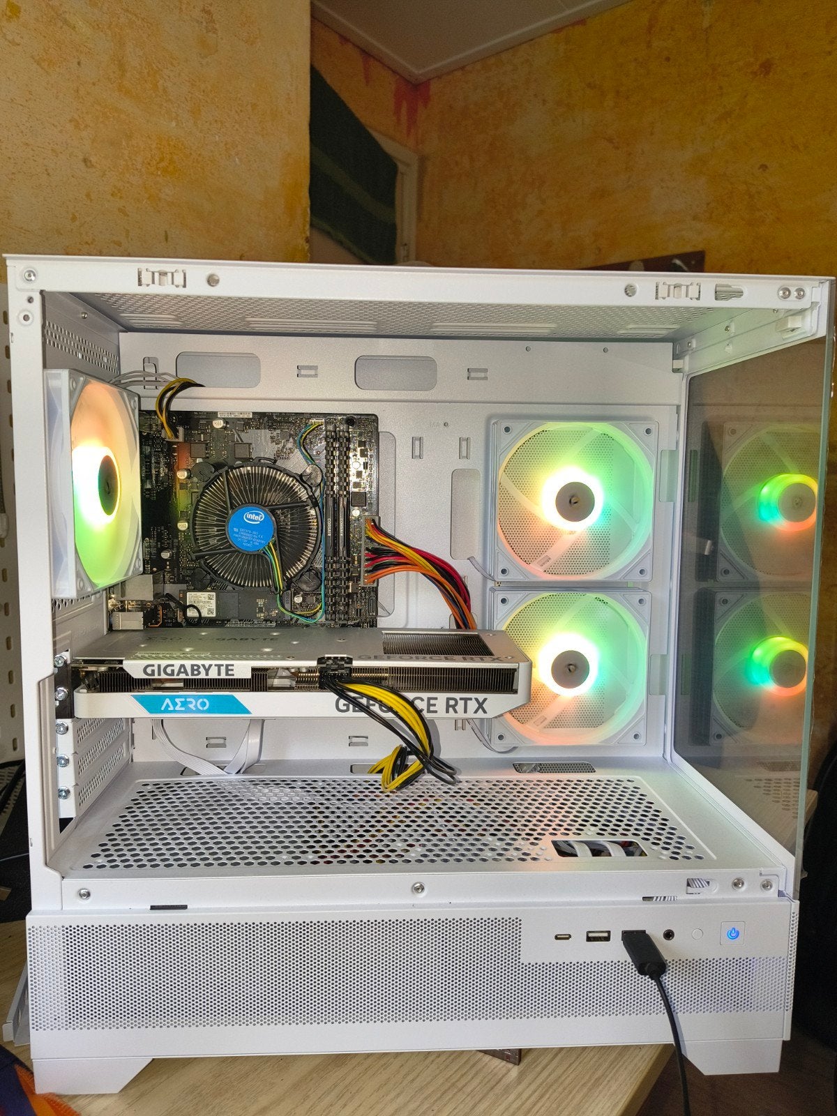 Gaming pc RTX 4060, 256 GB SSD, 1TB HDD, I5-9400F (9e generatie), Ophalen of Verzenden, Zo goed als nieuw