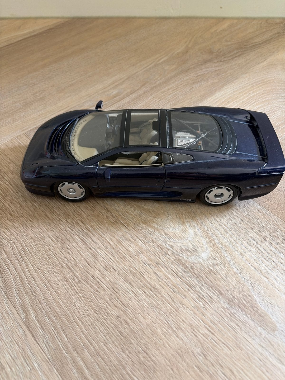 Jaguar XJ220 Maisto 1:18 modelauto, Ophalen, Zo goed als nieuw, Auto, Maisto