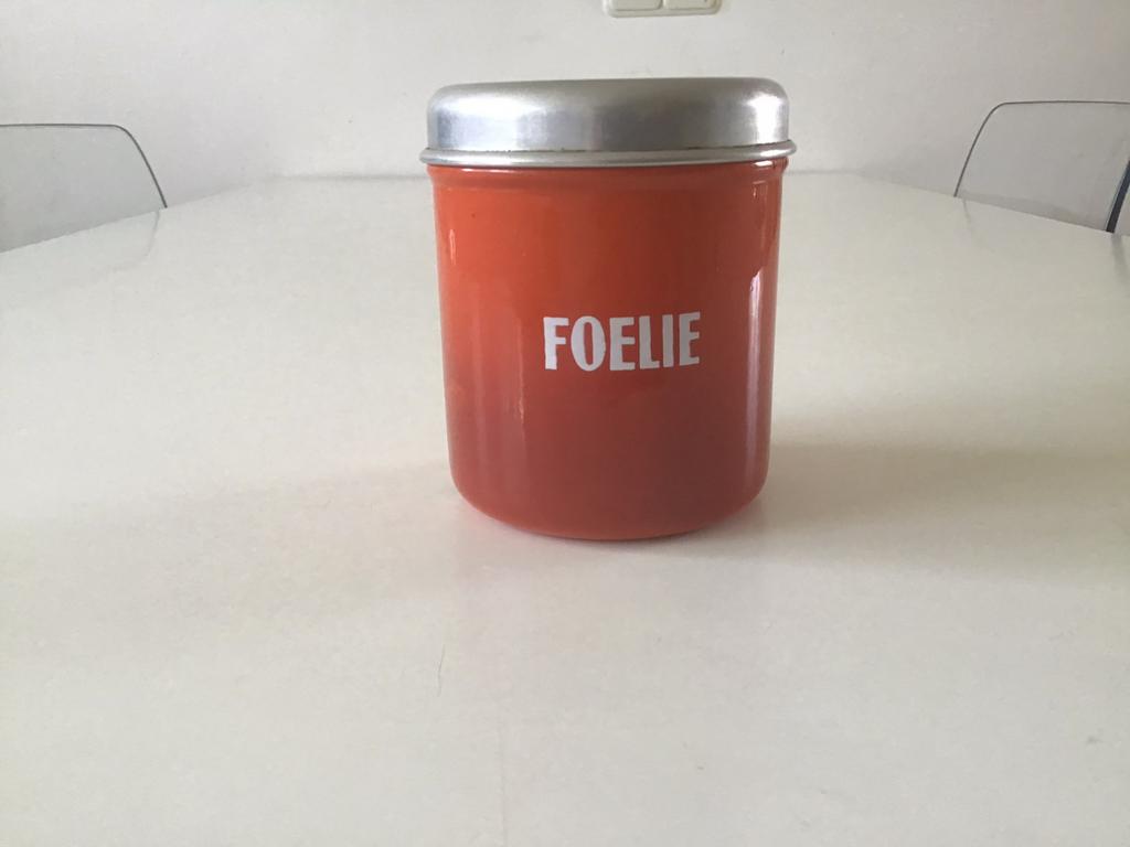 1x emaille voorraadbusje Foelie ; H 9,5 cm, Antiek en Kunst, Antiek | Emaille, Ophalen of Verzenden