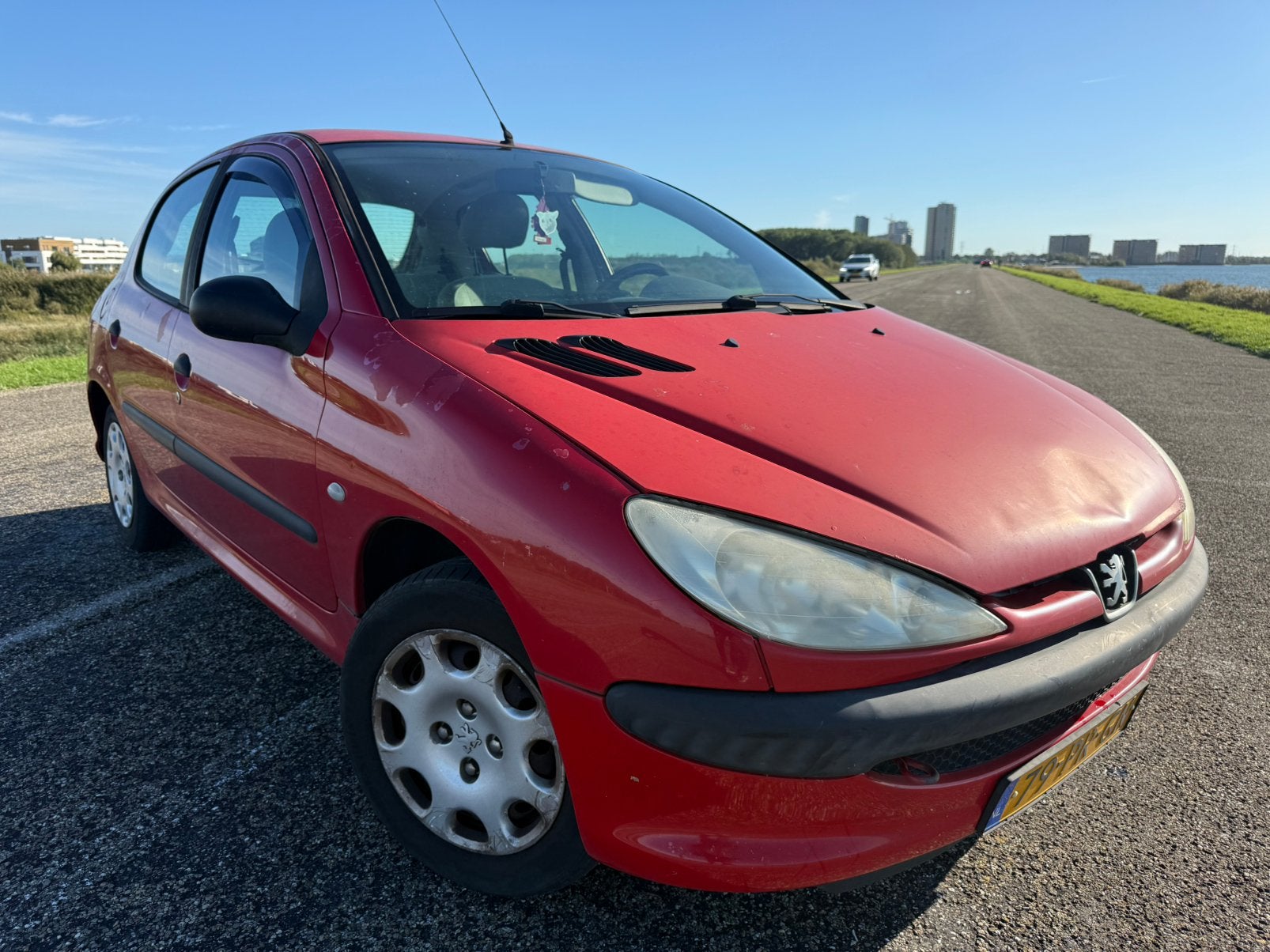 Peugeot 206 1.1/APK MEI 2027/5 DEURS/NAP, Auto's, Voorwielaandrijving, Stof, 4 cilinders, Verwarmde buitenspiegels