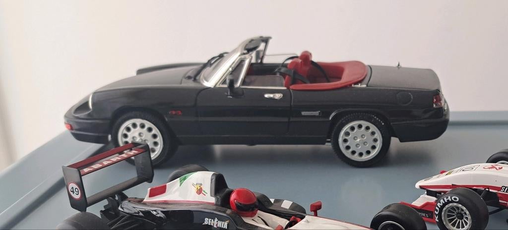 Alfa Romeo Spider. 1:18., Ophalen of Verzenden, Bburago