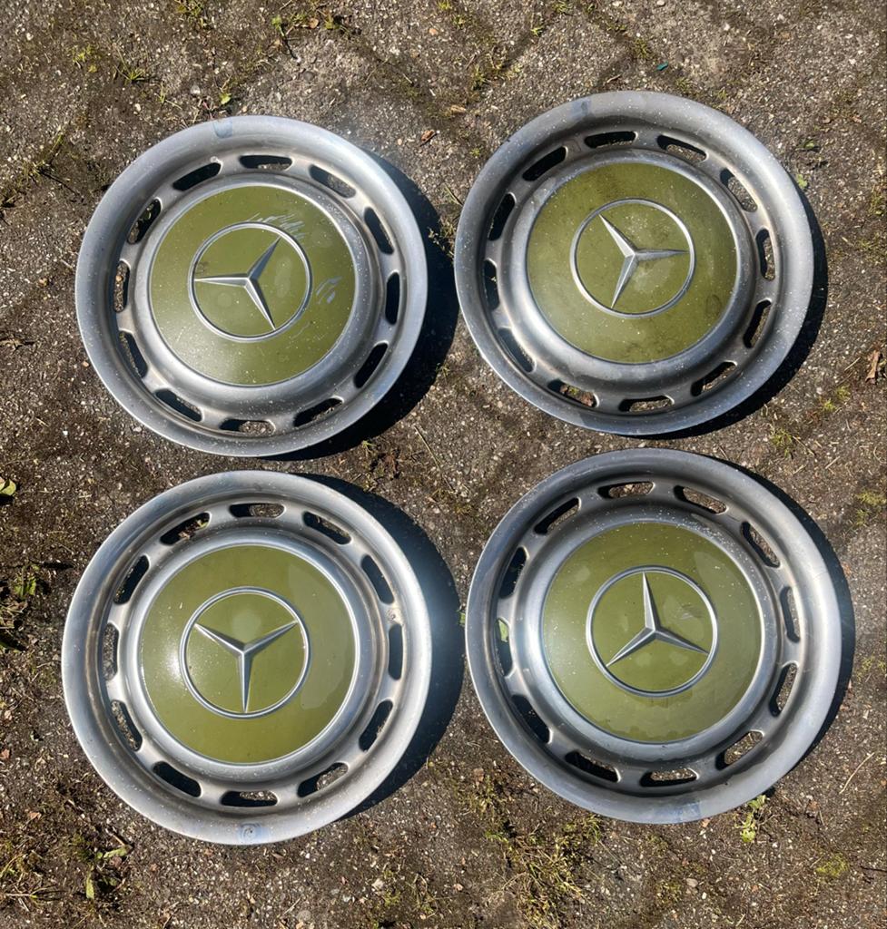 Set van 4 Mercedes-Benz wieldoppen, vintage, Ophalen of Verzenden, Gebruikt