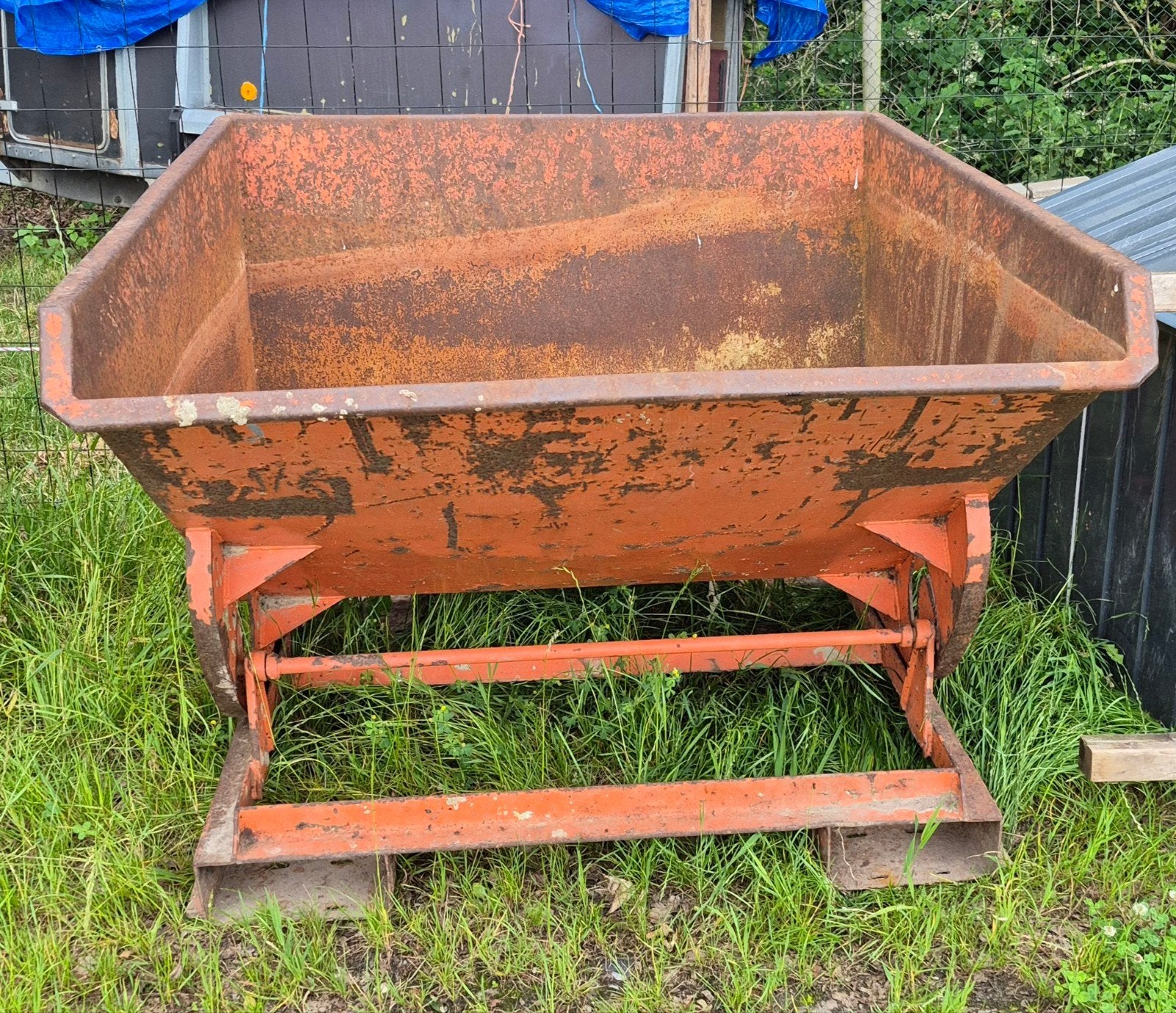 Kantelbak kiepbak bak, Ophalen