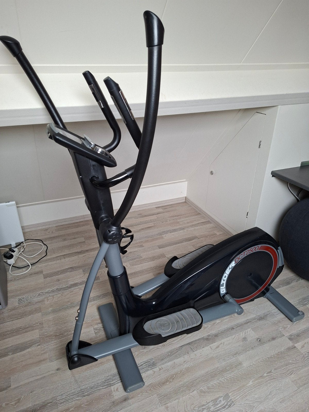 Flow Fitness Glider DCT2500i Crosstrainer, Sport en Fitness, Fitnessapparatuur, Ophalen, Benen, Gebruikt, Crosstrainer