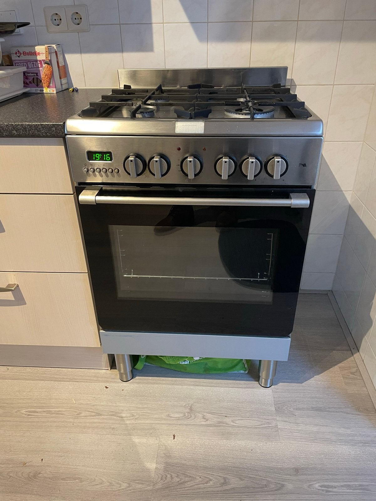 Etna fornuis met elektrische oven - Werkt prima, Ophalen, Gebruikt, 60 cm of meer, 4 kookzones