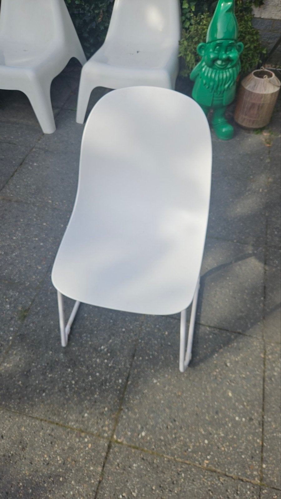 Witte stoel met metalen onderstel, Ophalen, Wit, Kunststof, Gebruikt