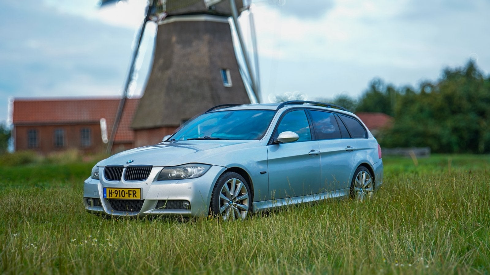 (MOET NU WEG) BMW 325xi Touring M-Pakket| Automaat | xDrive, Auto's, Automaat, 2497 cc, 10 km/l, Stationwagon