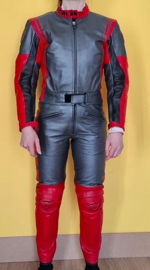 Motorpak dames leer Dainase Ducati Rood/zilver, Motoren, Kleding | Motorkleding, Combipak, Dames, Tweedehands, Ophalen of Verzenden