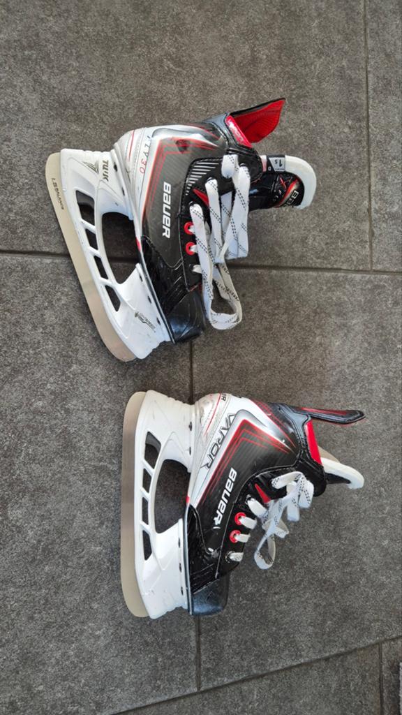 Bauer Vapor FLY30 ijshockeyschaatsen junior - Maat 1.5 D, Sport en Fitness, Schaatsen, Ophalen, Gebruikt, IJshockeyschaatsen, Bauer
