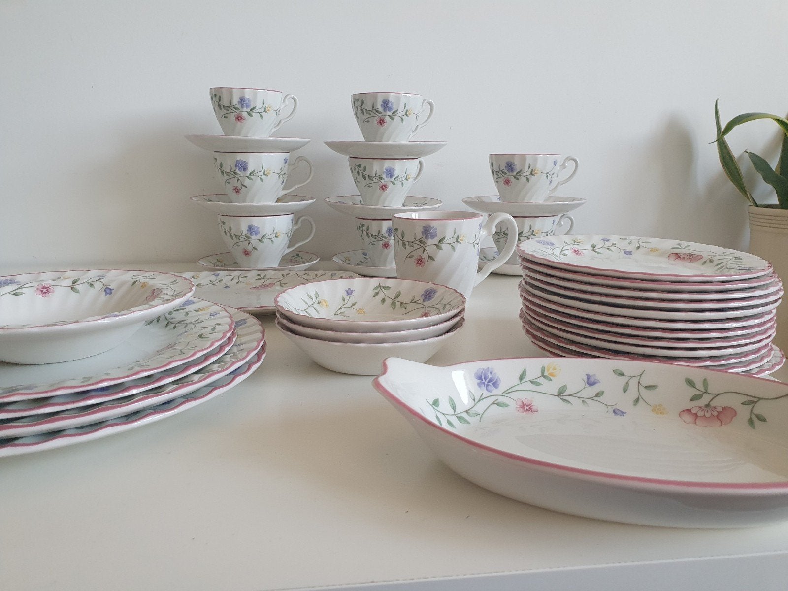 Summer Chintz, Johnson Brothers. 39 stuks. Niet gebruikt., Ophalen of Verzenden