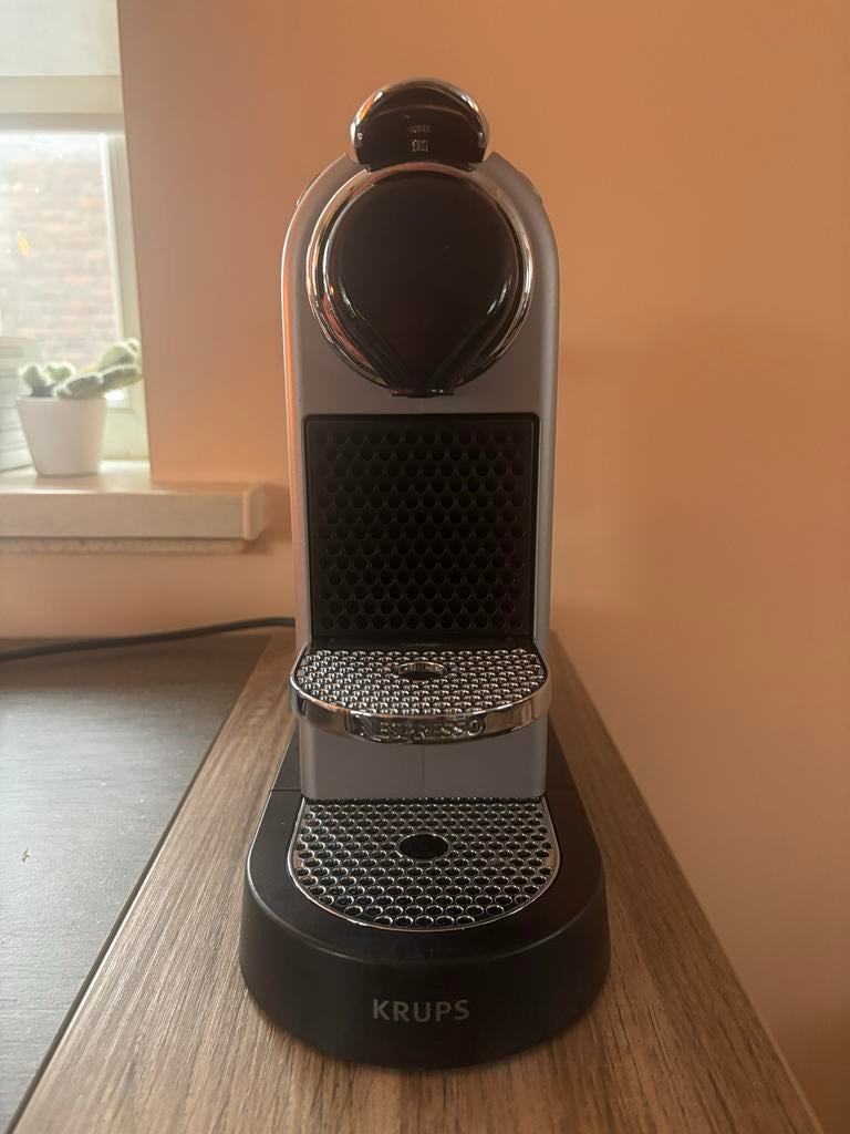 Nespresso Krups Citiz koffiemachine - Zo goed als nieuw, Witgoed en Apparatuur, Koffiezetapparaten, Ophalen, Zo goed als nieuw